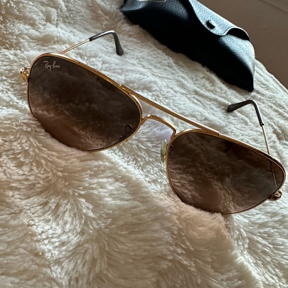 Ray-Ban Avatiors - Picture 8 of 9